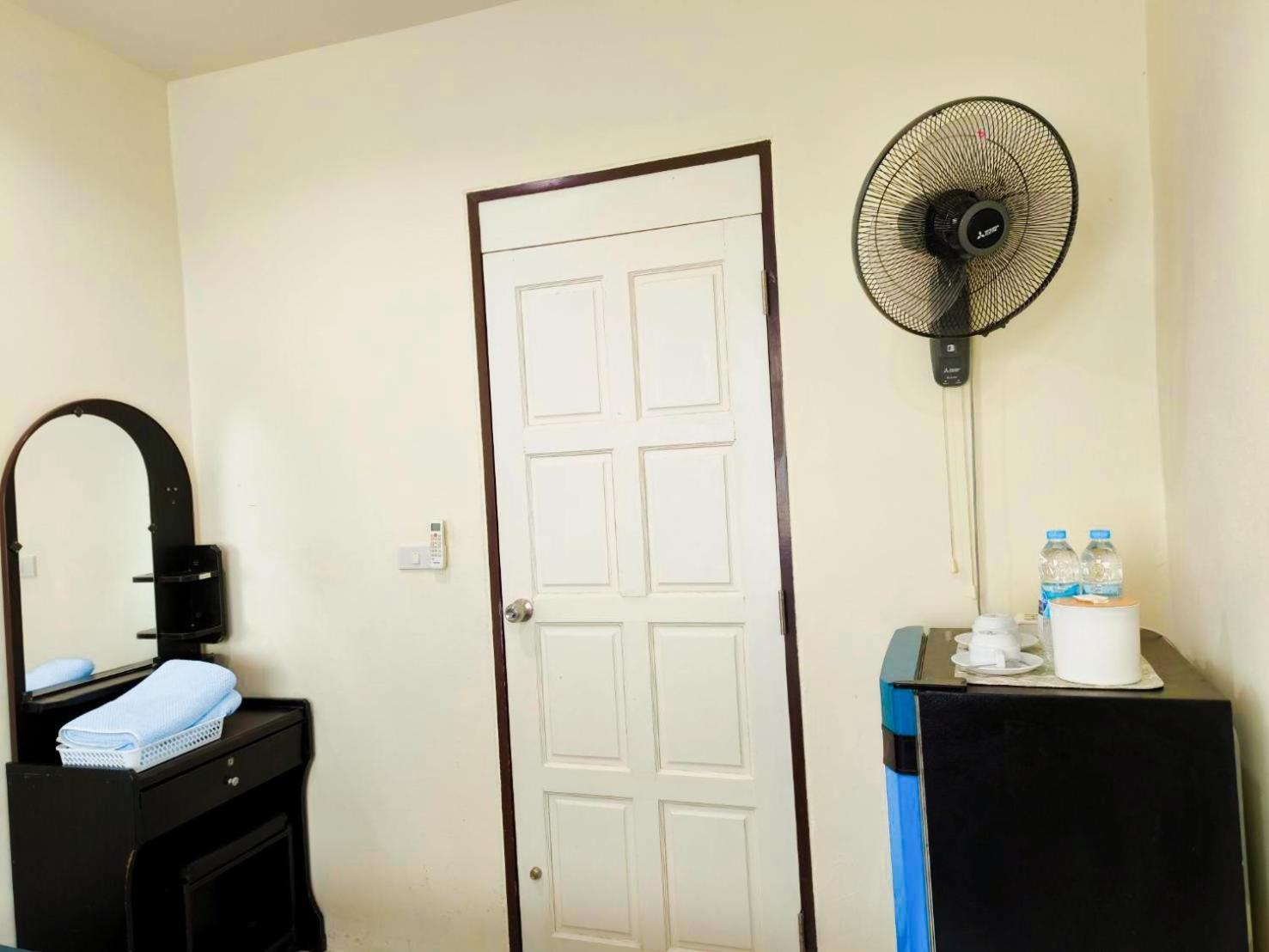 Nu Phuket Airport Resident 1 Bed & Breakfast Nai Yang Exterior photo